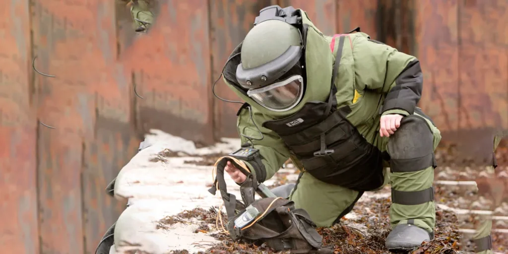 Materials And Construction Of Bomb Suits